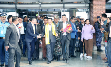 उपप्रधानमन्त्री श्रेष्ठ स्वदेश फिर्ता